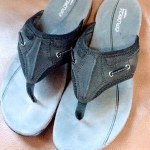 Easy Spirit flip flops